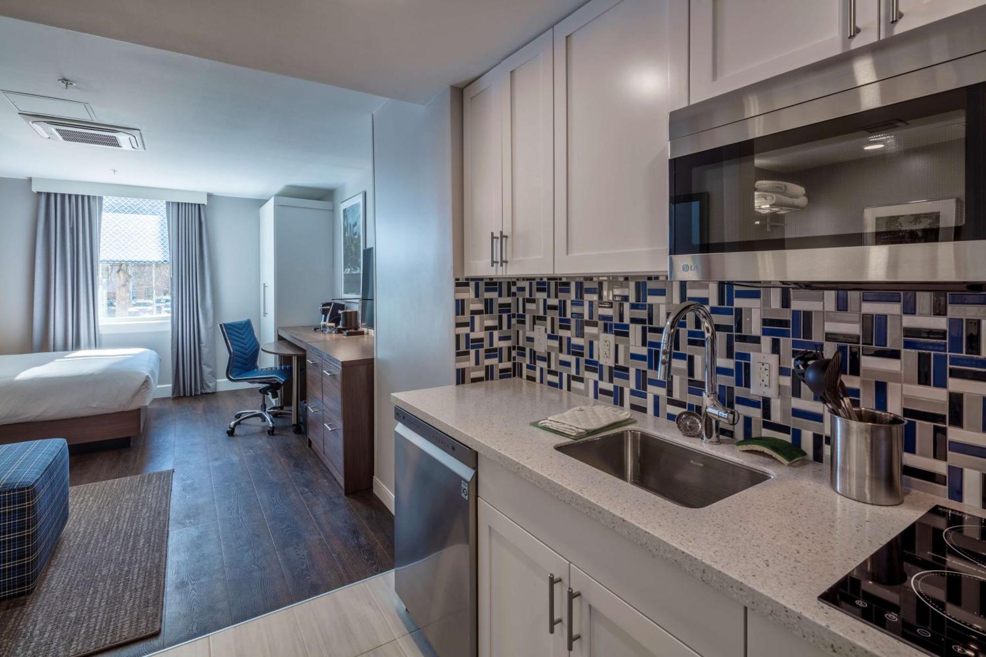 Scholar State College, Tapestry Collection By Hilton Hotel Luaran gambar